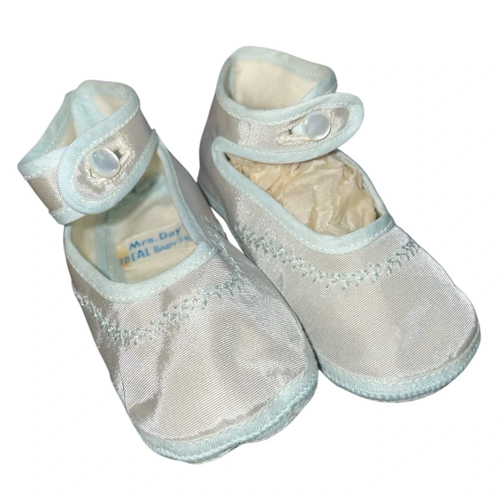 Vintage Mrs. Day’s Ideal Baby Shoes In Original Box- Blue